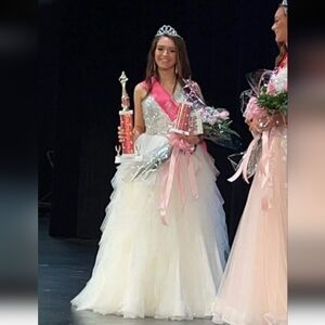 Pageant dress size 0-3 white